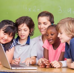 kids on computer